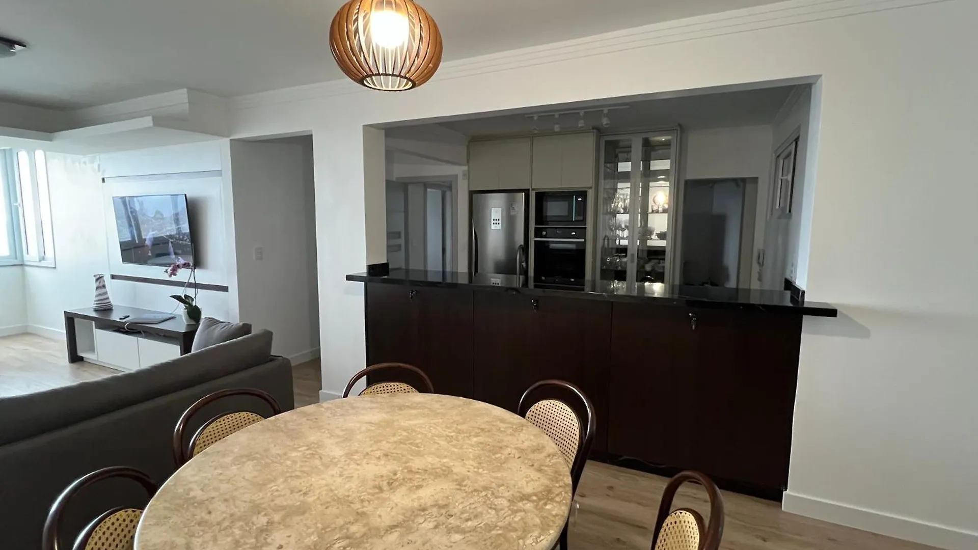 Apartamento Frente Mar, Na Praia Central Balneário Camboriú 0*,  Brasil